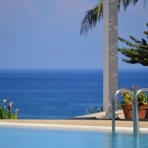 crystal-springs-beach-hotel.protaras-cy-hotels.com/