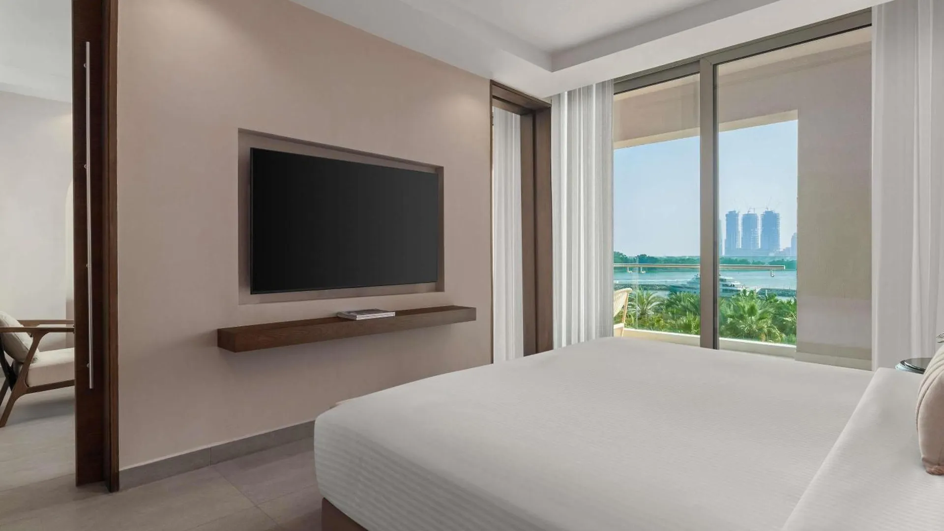 אתר נופש דובאי Rixos The Palm Hotel & Suites