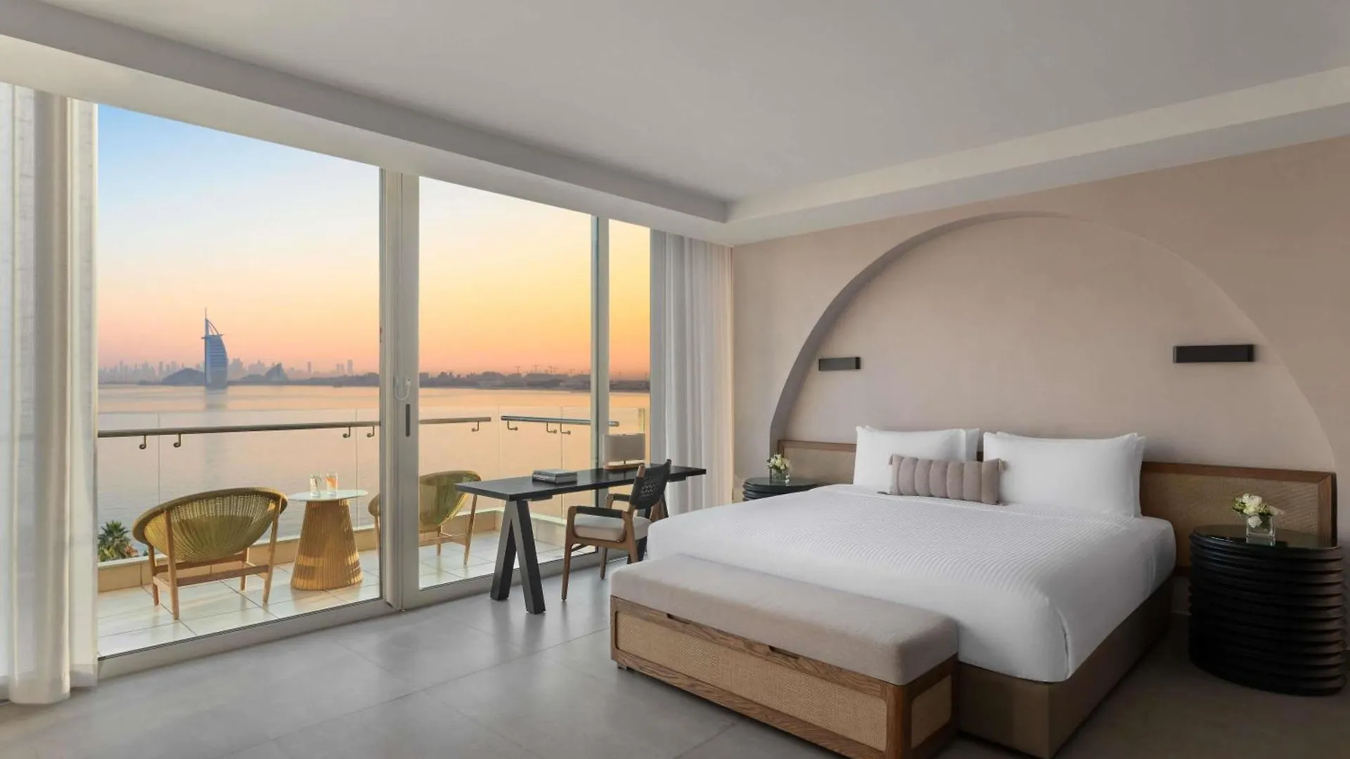 Rixos The Palm Hotel & Suites Dubai 5*,